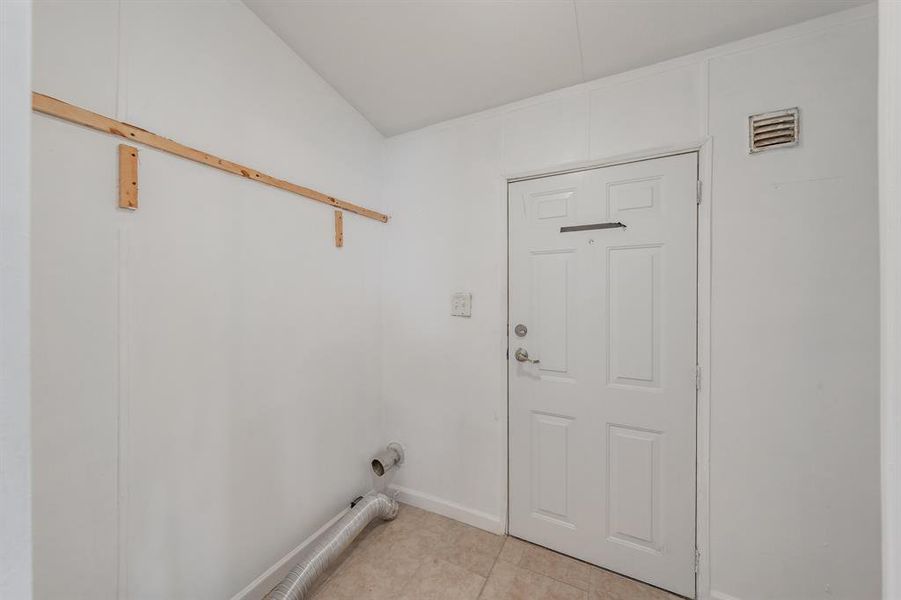Spacious, unfurnished interior of a new home in , Millsap (Image 23).
