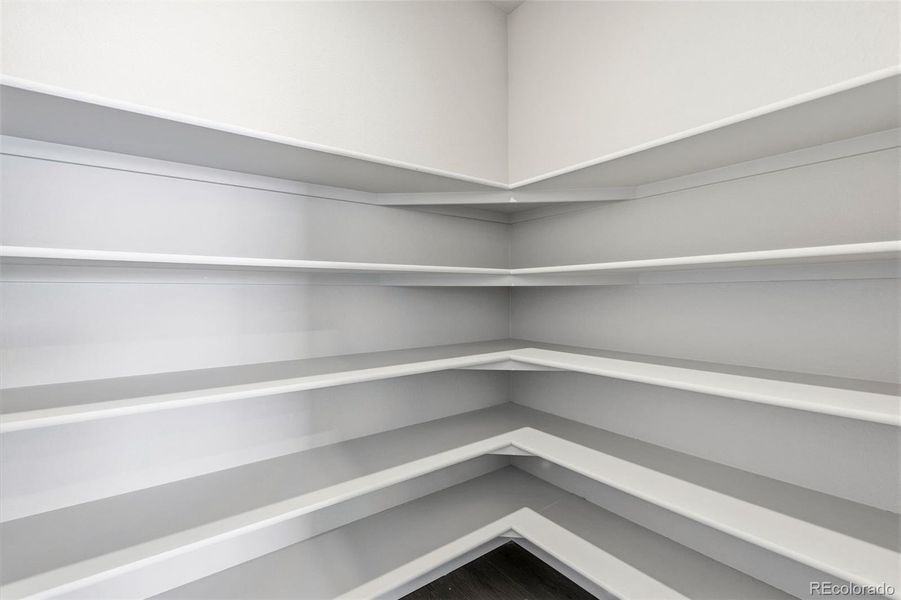 Spacious, unfurnished interior of a new home in , Aurora (Image 21).