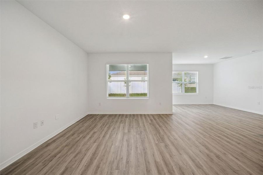 Spacious, unfurnished interior of a new home in , Tavares (Image 15).