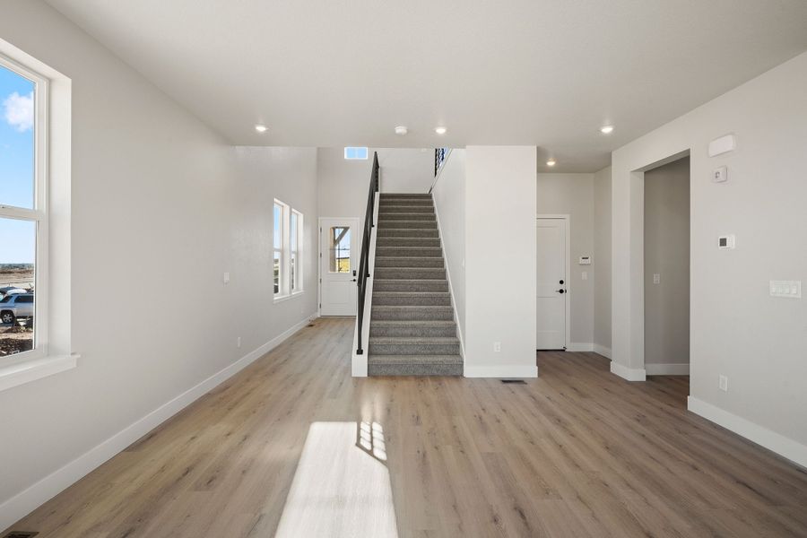 Spacious, unfurnished interior of a new home in Trumark Homes at Sterling Ranch, Littleton (Image 17).