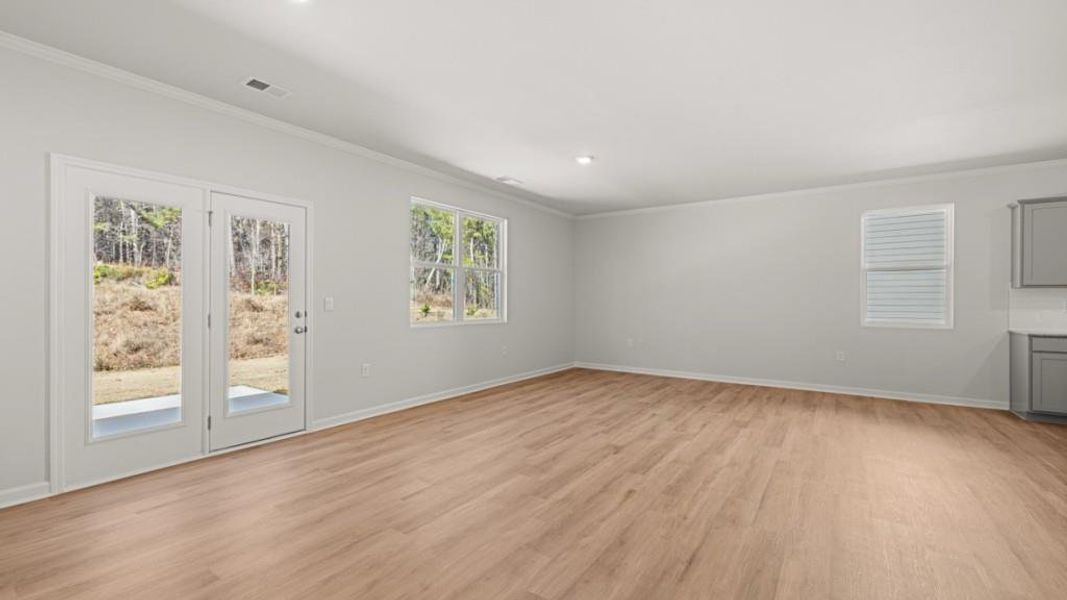 Spacious, unfurnished interior of a new home in , Gainesville (Image 15).