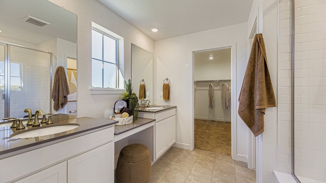 2139 Evans Owners Bath F2 Base4