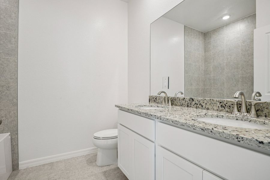 Furnished interior view inside a new home in Marion Oaks, Ocala (Image 10).