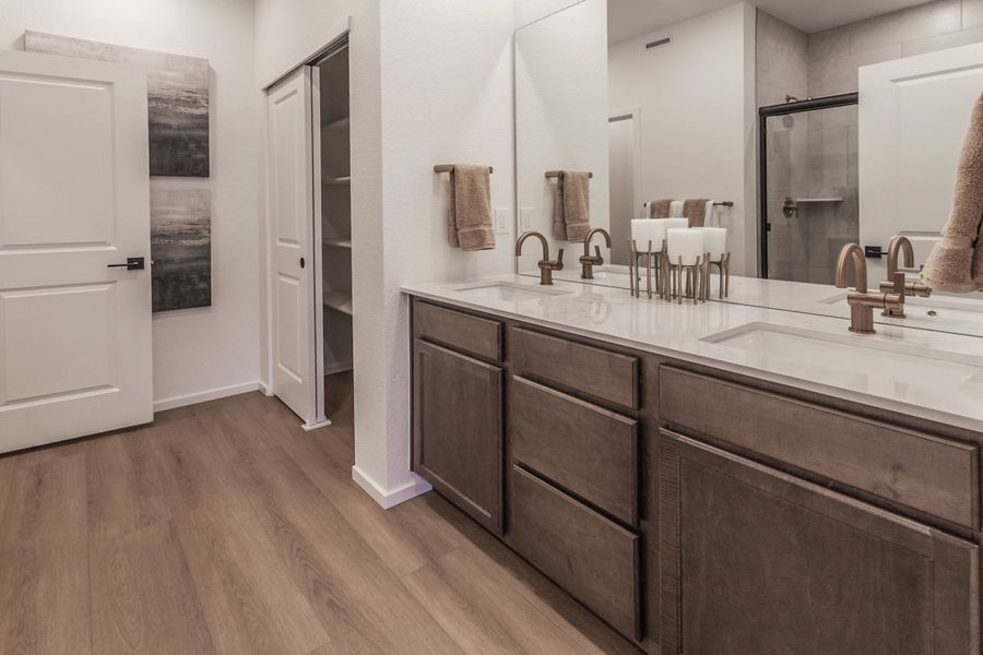 Representative furnished interior of a home built from the Armstrong by Hartford Homes in Bloom, Fort Collins (Image 35).