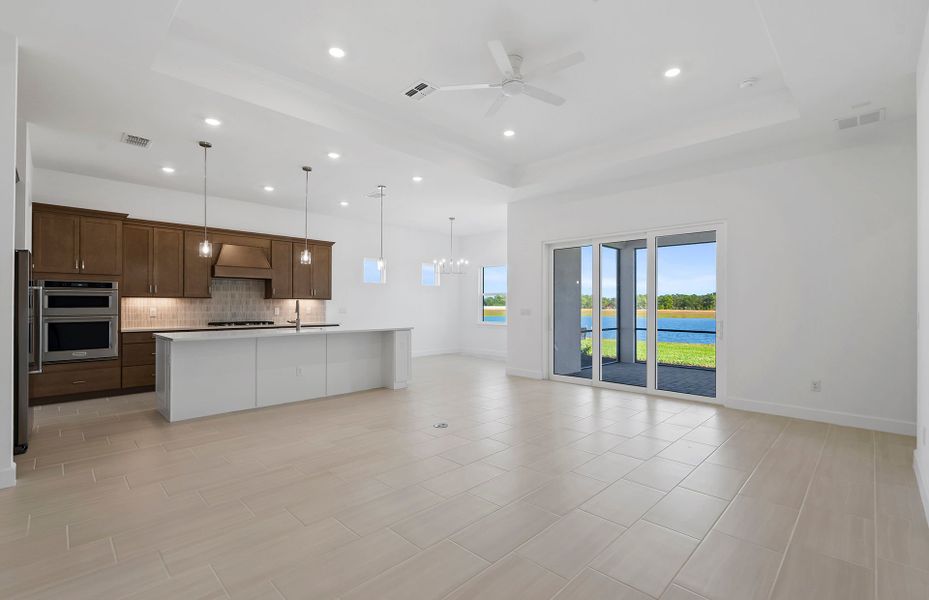Spacious, unfurnished interior of a new home in Shores at Stillwater, Englewood (Image 22).