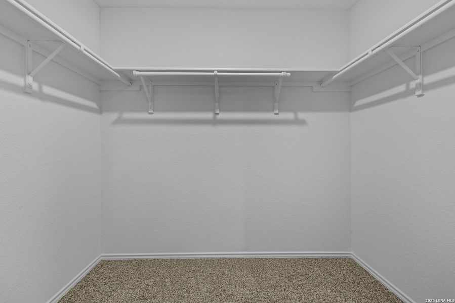 Spacious, unfurnished interior of a new home in Avenida, Converse (Image 12).