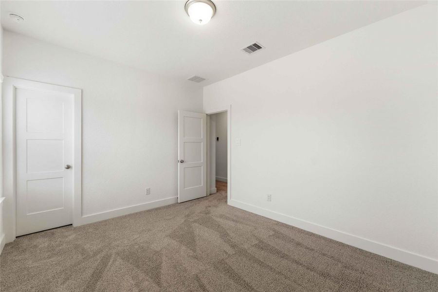 Spacious, unfurnished interior of a new home in Sunterra, Katy (Image 25). Spacious, unfurnished interior of a new home in Sunterra, Katy (Image 25).