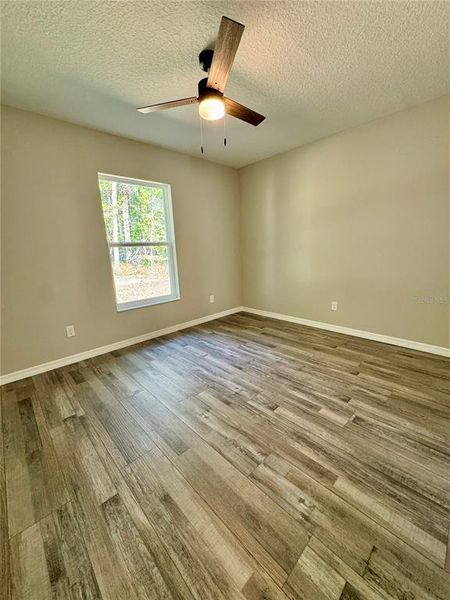 Spacious, unfurnished interior of a new home in , Dunnellon (Image 22).