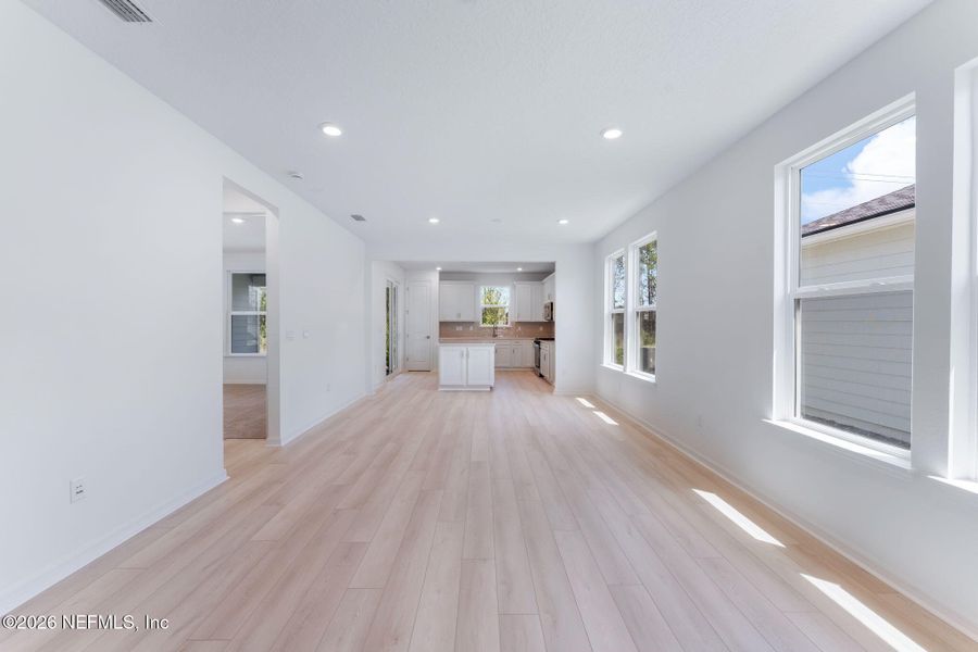 Spacious, unfurnished interior of a new home in Del Webb Wildlight, Yulee (Image 36).