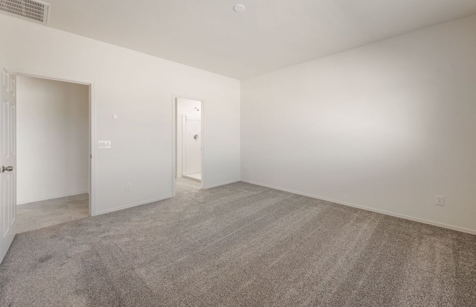 Spacious, unfurnished interior of a new home in Copper Falls, Buckeye (Image 16).