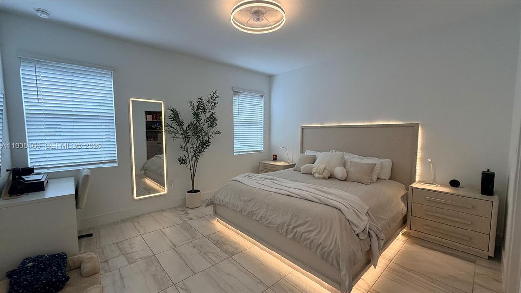 MASTER BEDROOM MASTER BEDROOM