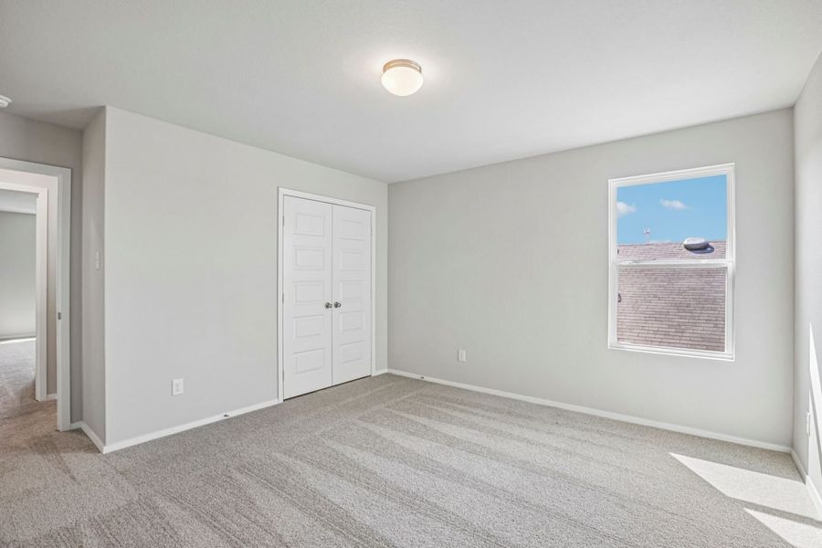 Spacious, unfurnished interior of a new home in Cloverleaf, Austin (Image 29).