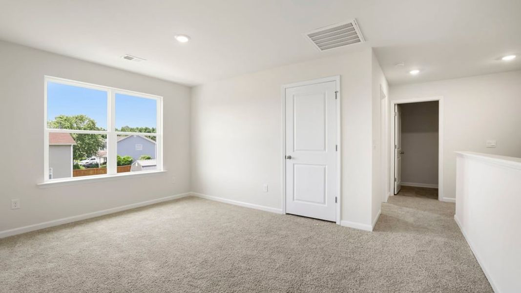 Spacious, unfurnished interior of a new home in Palmetto Valley, Anderson (Image 28).