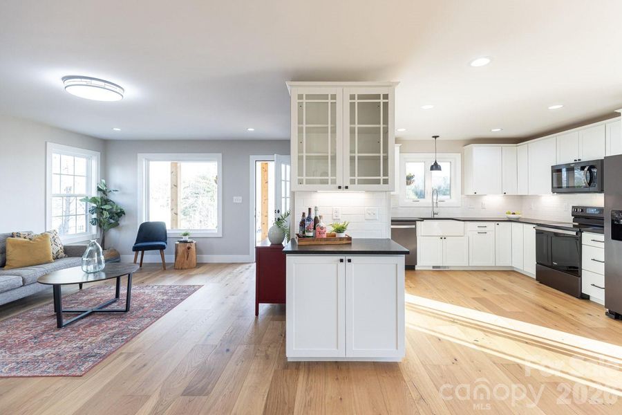 "The Laurel". Representative photo from Corner Rock Builders showing similar floorplan, craftsmanship, quality of construction and finish level. "The Laurel". Representative photo from Corner Rock Builders showing similar floorplan, craftsmanship, quality of construction and finish level.