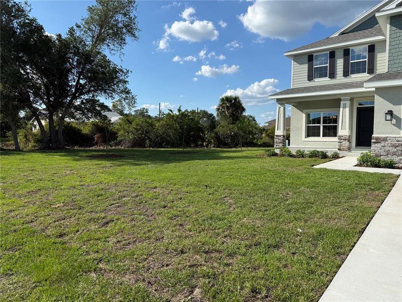 Exterior details and patio area of a home in Deep Creek, Punta Gorda (Image 17).