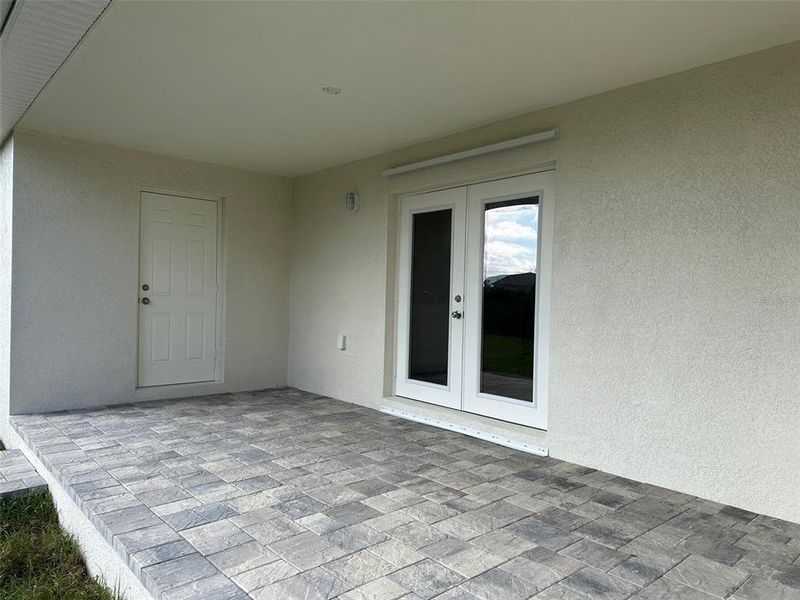 Spacious, unfurnished interior of a new home in , Port Charlotte (Image 14).