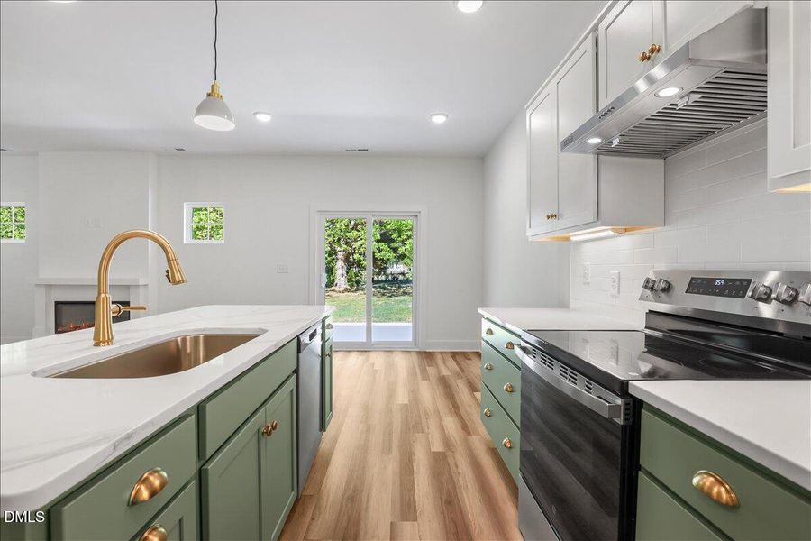 18-204 W Wilson St-18