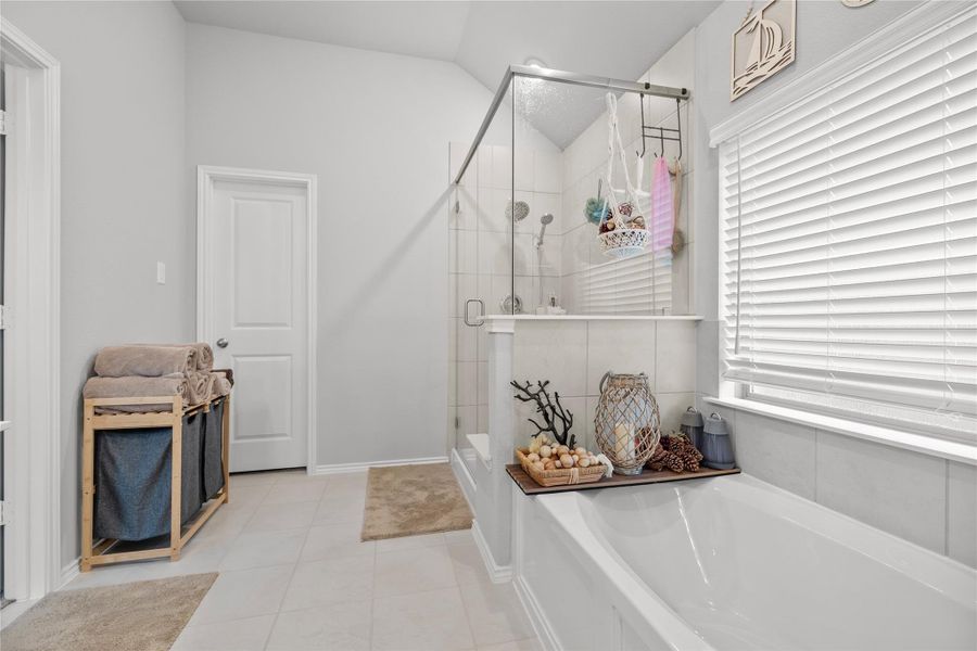 Furnished interior view inside a new home in Candela, Richmond (Image 25).