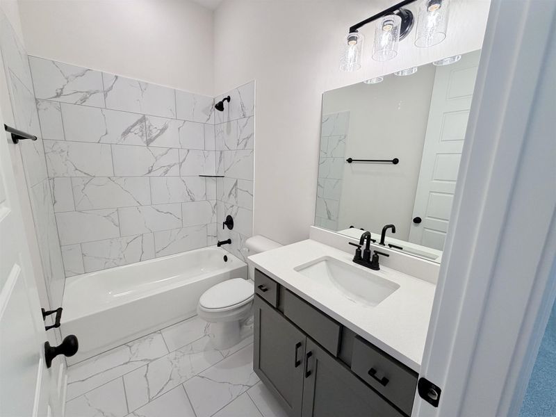 Furnished interior view inside a new home in Lockwood, Collierville (Image 10).
