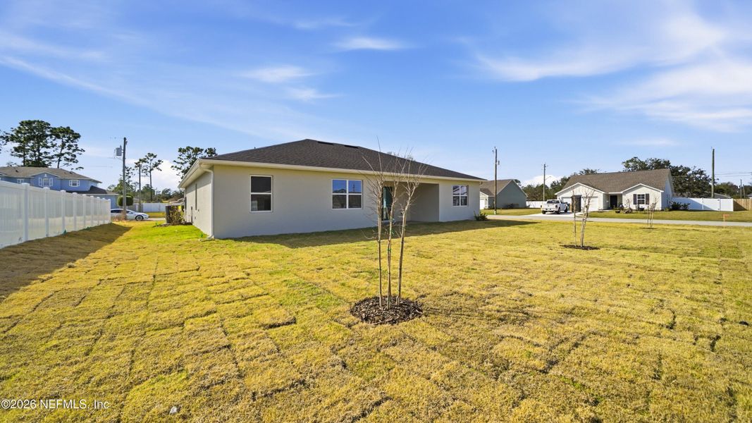 Exterior details and patio area of a home in , Palm Coast (Image 4).