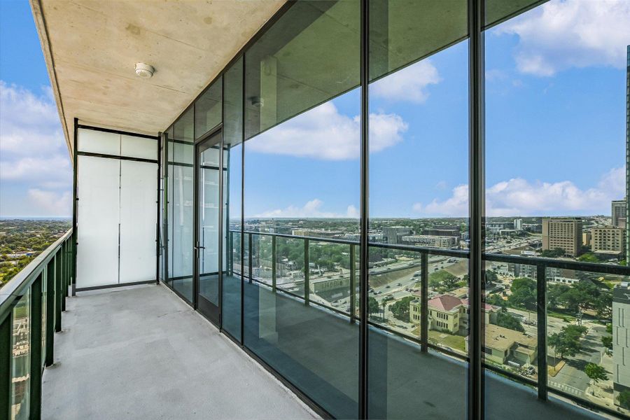 Spacious, unfurnished interior of a new home in The Modern Austin Residences, Austin (Image 10). Spacious, unfurnished interior of a new home in The Modern Austin Residences, Austin (Image 10).