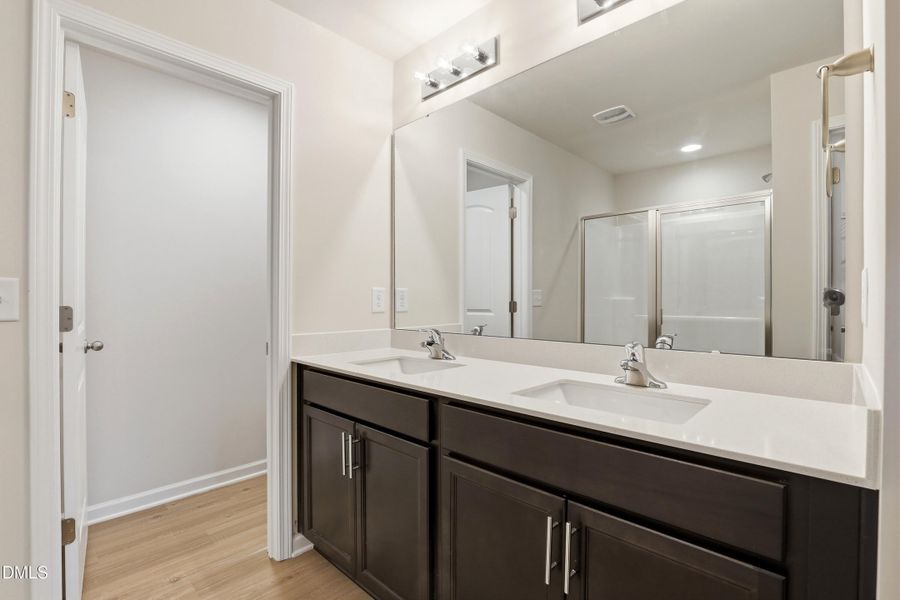 18-202 Streamlet Dr-18