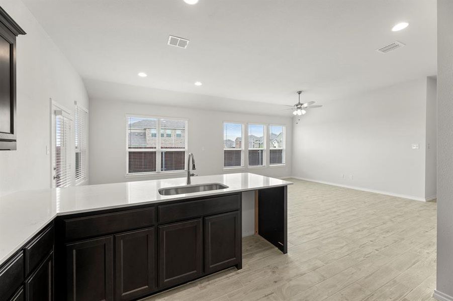 14. 3124 Apple Creek - Kitchen (4)