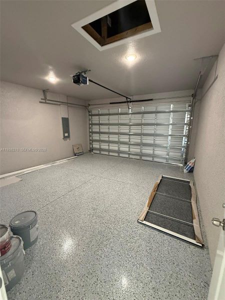 Spacious, unfurnished interior of a new home in , Lehigh Acres (Image 21).