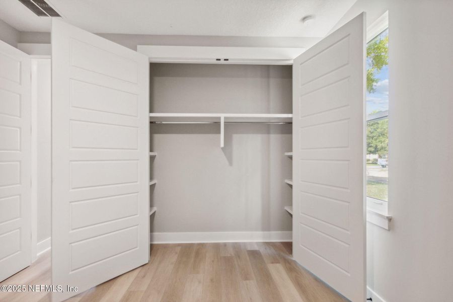 Spacious, unfurnished interior of a new home in , Yulee (Image 16).