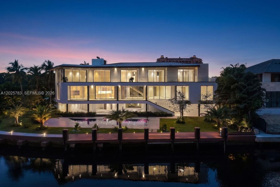 Condo located in Coral Gables, FL showcasing its design and architecture (Image 38). Condo located in Coral Gables, FL showcasing its design and architecture (Image 38).