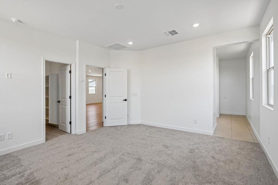 Spacious, unfurnished interior of a new home in Skyline Village Enclaves, San Tan Valley (Image 13). Spacious, unfurnished interior of a new home in Skyline Village Enclaves, San Tan Valley (Image 13).
