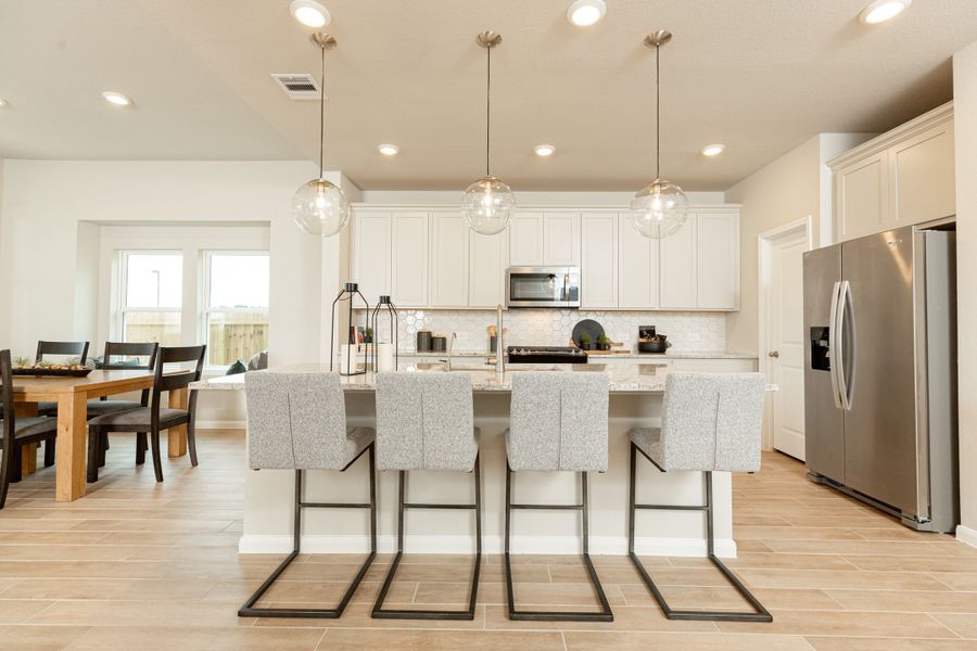 Representative furnished interior of a home built from the Cascade by Beazer Homes in Sorella: Landmark Collection, Tomball (Image 5).