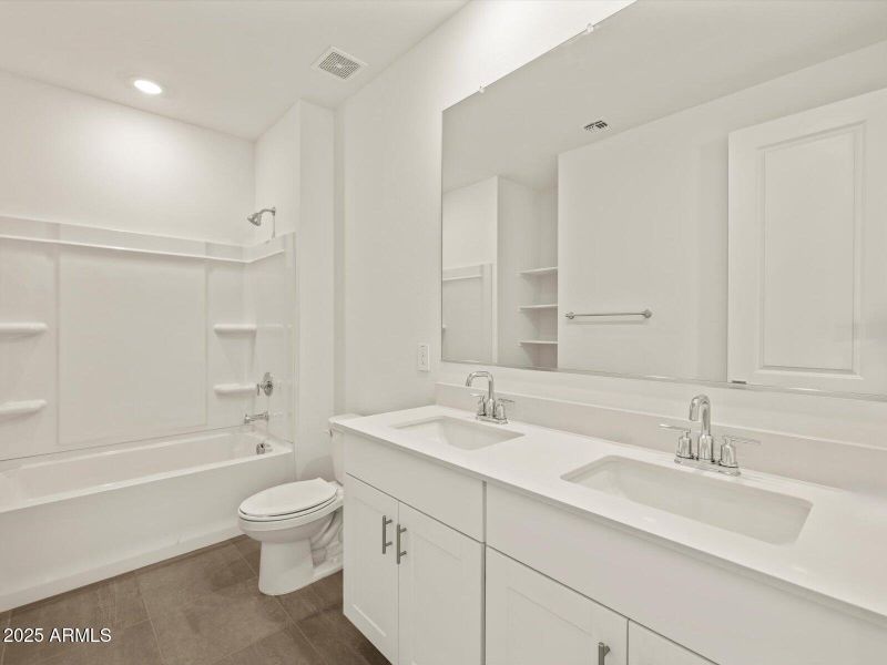 Bath 2 Double sinks Bath 2 Double sinks