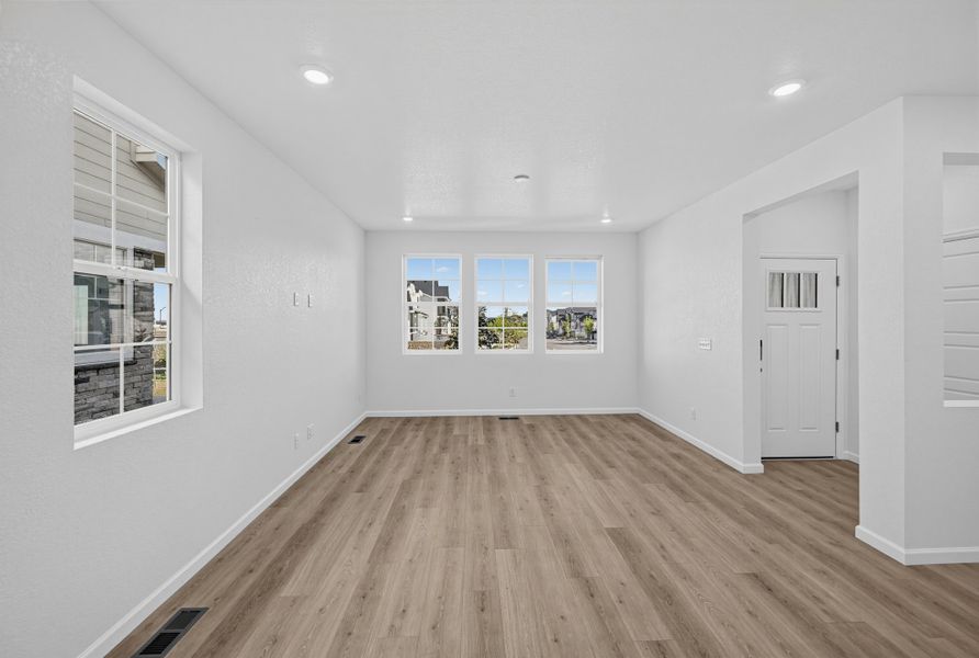 Spacious, unfurnished interior of a new home in The Aurora Highlands, Aurora (Image 9). Spacious, unfurnished interior of a new home in The Aurora Highlands, Aurora (Image 9).