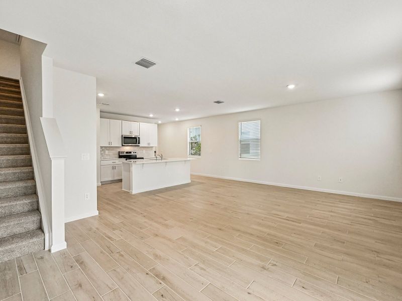 Spacious, unfurnished interior of a new home in Tidewater, Fort Pierce (Image 15).