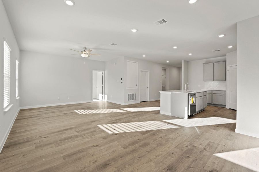 Spacious, unfurnished interior of a new home in Magnolia Springs, Montgomery (Image 12).