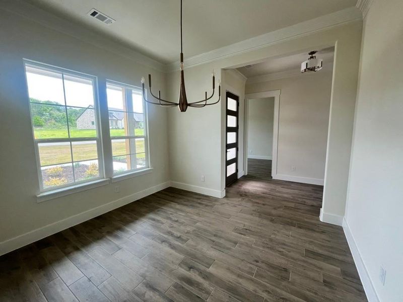 Spacious, unfurnished interior of a new home in Eagle Ridge Estates, Weatherford (Image 9).
