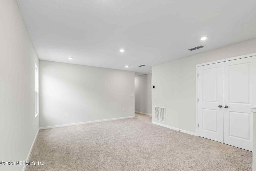 Spacious, unfurnished interior of a new home in , Jacksonville (Image 20).