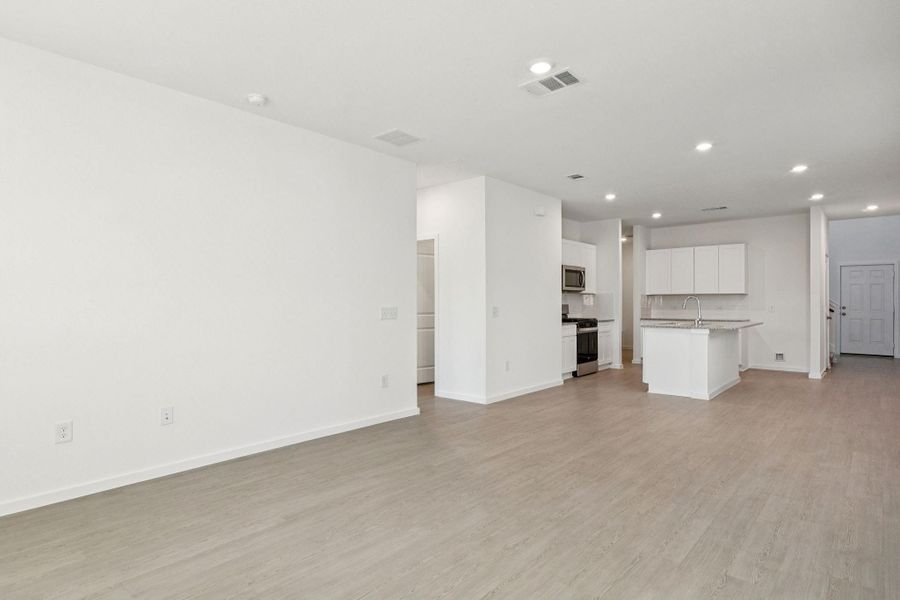 Spacious, unfurnished interior of a new home in Decker Farms, Magnolia (Image 14).