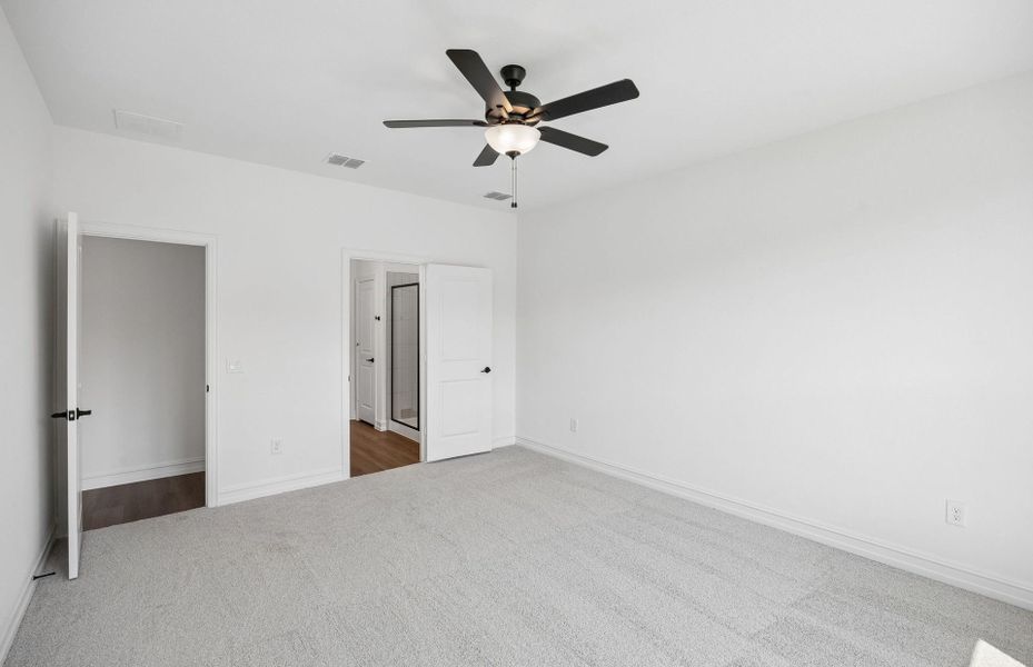 Spacious, unfurnished interior of a new home in Pinnacle at Legacy Hills, Celina (Image 13).