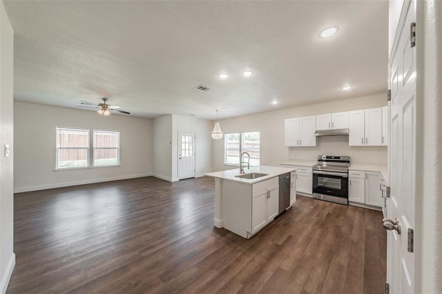 Spacious, unfurnished interior of a new home in , Runaway Bay (Image 18).