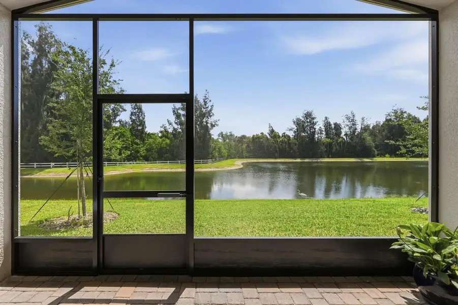 10 Screened Porch2