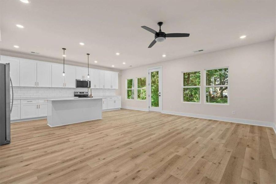 Spacious, unfurnished interior of a new home in , Temple (Image 28).