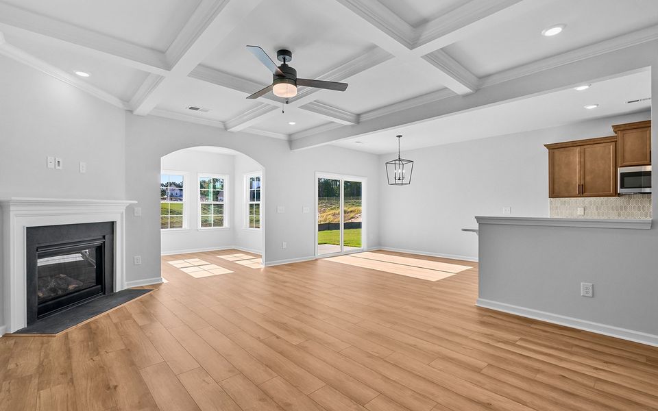 Spacious, unfurnished interior of a new home in Fieldstone, Lexington (Image 15).