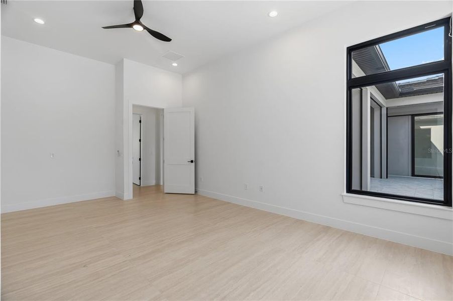 Spacious, unfurnished interior of a new home in , Montverde (Image 38).