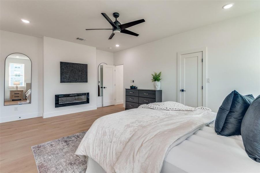 Furnished interior view inside a new home in , Dallas (Image 11).