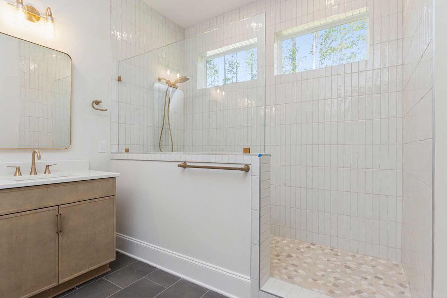 The Normont - Owner's Bath The Normont - Owner's Bath