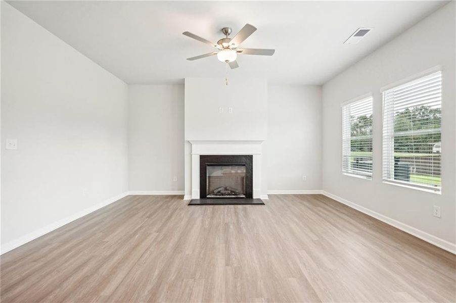 Spacious, unfurnished interior of a new home in Fairview Lake, Conyers (Image 32).