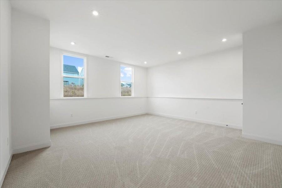 Spacious, unfurnished interior of a new home in Twin Lakes, Hoschton (Image 16).