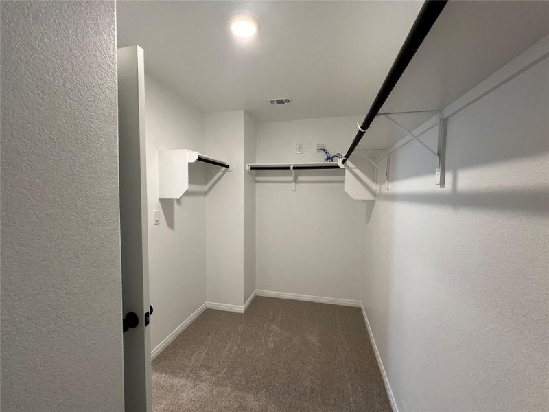 Spacious, unfurnished interior of a new home in Rolling Glen, Hutto (Image 16). Spacious, unfurnished interior of a new home in Rolling Glen, Hutto (Image 16).